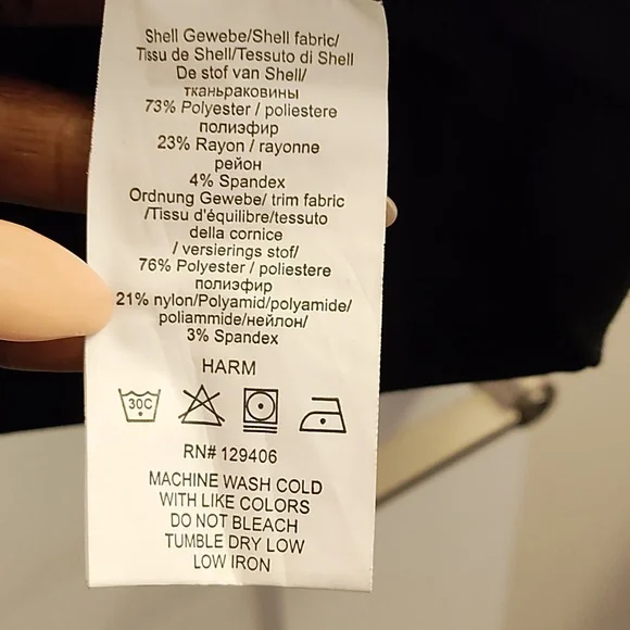 Black & White sweater Dress just add pearls and a red shoe and you'll be styling - Picture 6 of 10